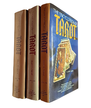 The Encicplyclopedia of Tarot (3 tomos)